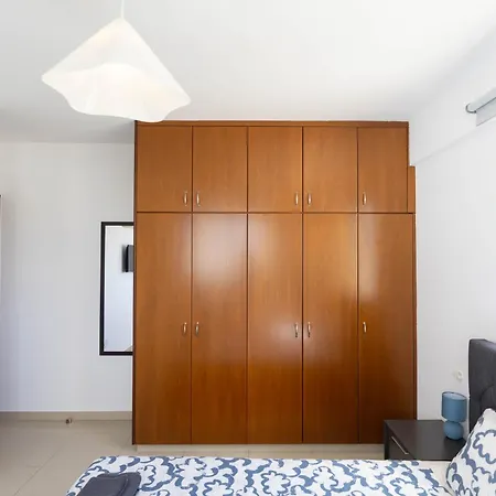 Spacious & Bright With Balcony * Larnaca