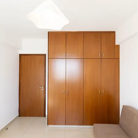 Apartmán Spacious & Bright With Balcony Larnaca