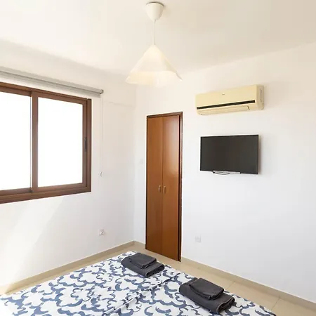 Spacious & Bright With Balcony Apartmán *