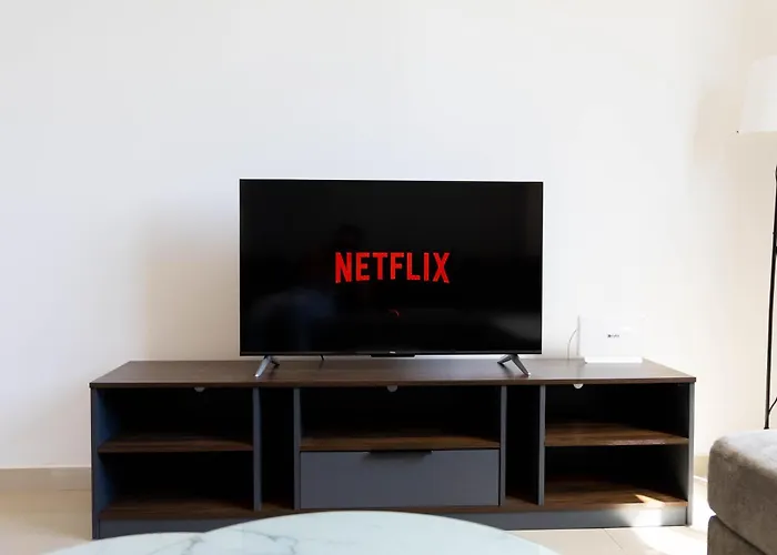 Spacious & Bright With Balcony Appartement