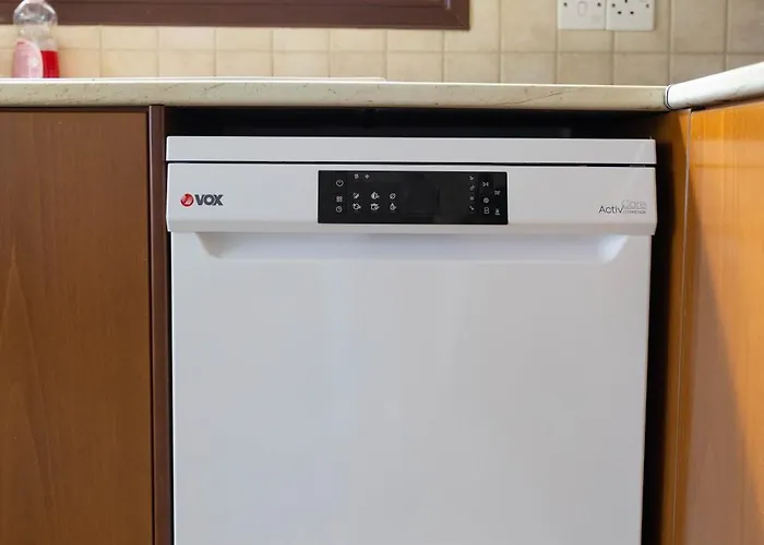 Appartement Spacious & Bright With Balcony Larnaca