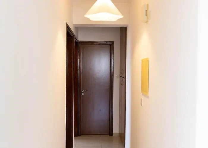 Spacious & Bright With Balcony * Larnaca